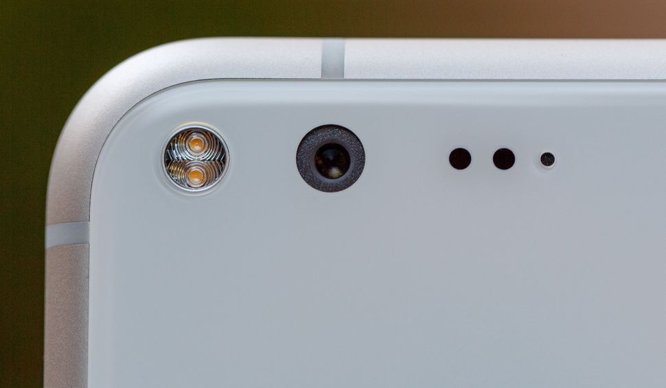 Google pixel камера. Pixel 5 стекло камеры.